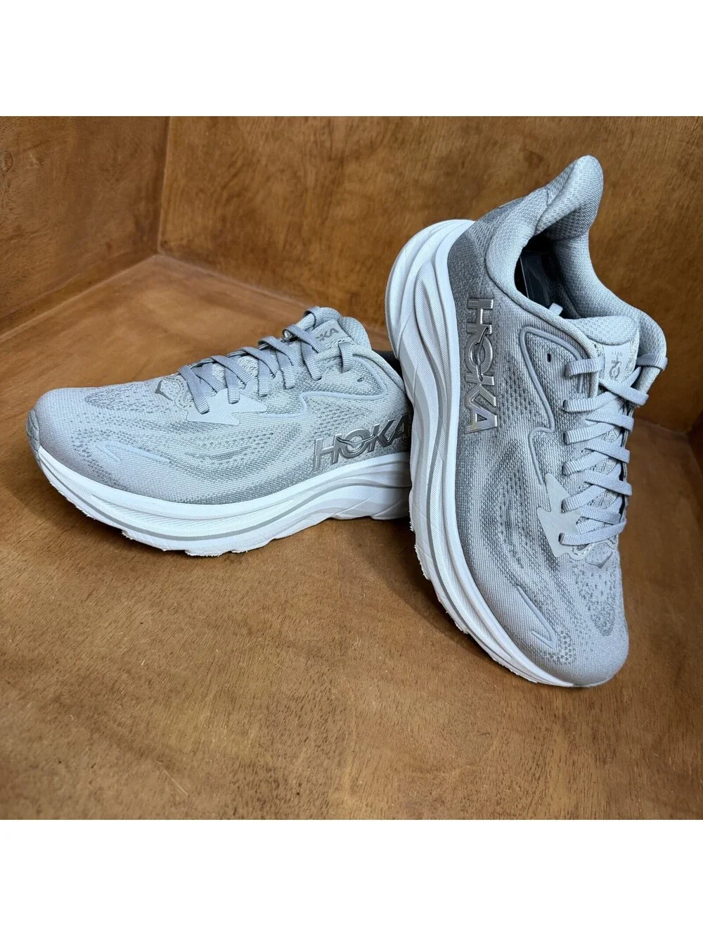 Hoka One One Clifton 10 Running Shoes Womens 7 D Wide Stellar Grey 1162050 SRYG